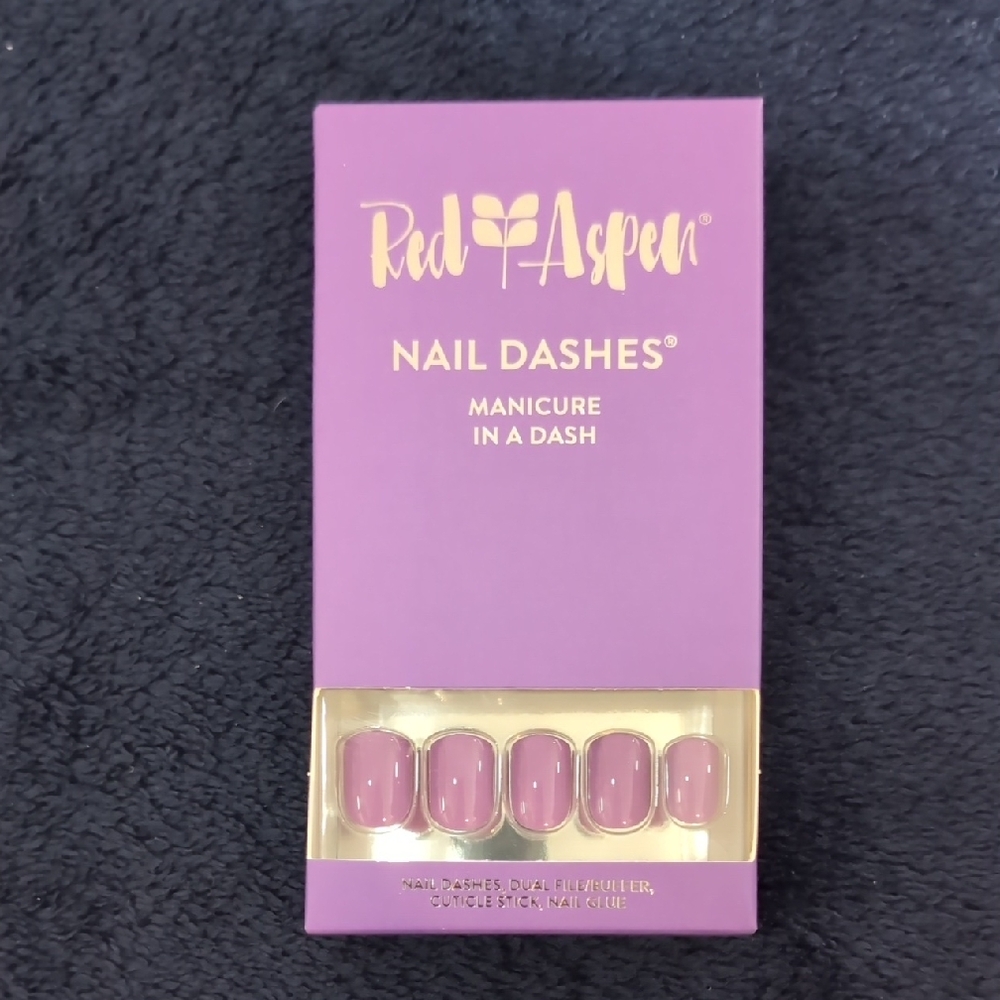 Red Aspen Nail Dashes